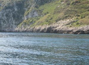 Uno scorcio della costa di Marina Serra